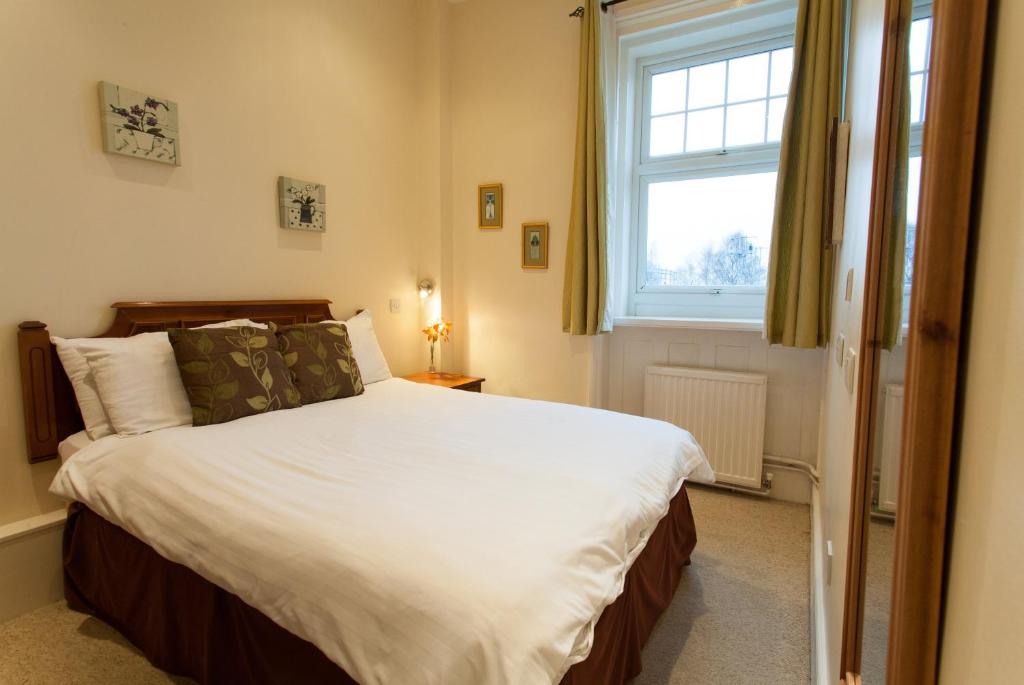 The Walnut Tree Inn - Standard Double Room