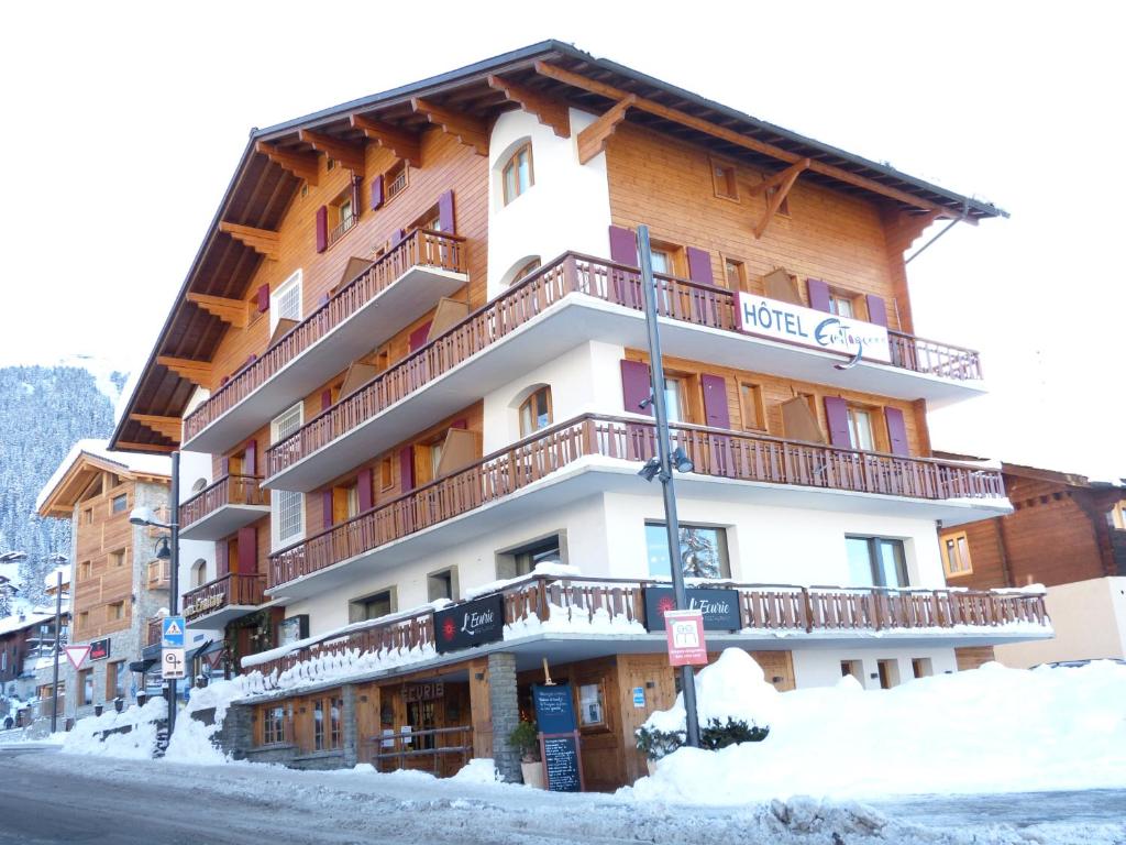 Budova, kde se hotel nachází