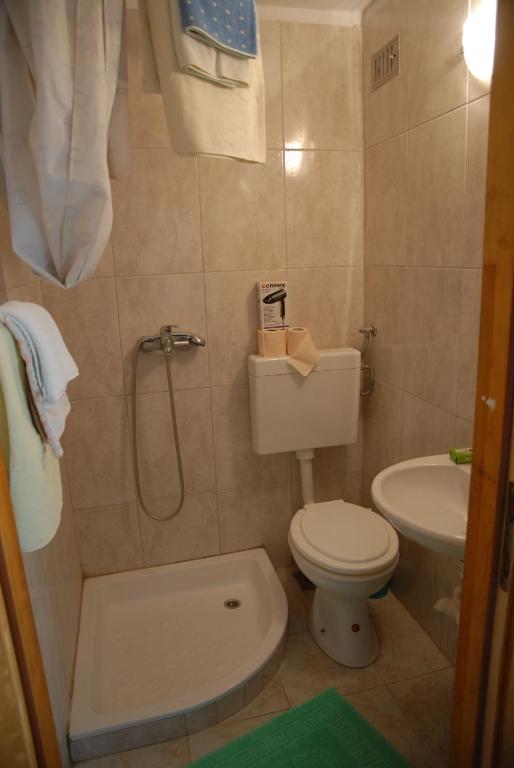 Kúpeľňa v ubytovaní Apatmani Darija