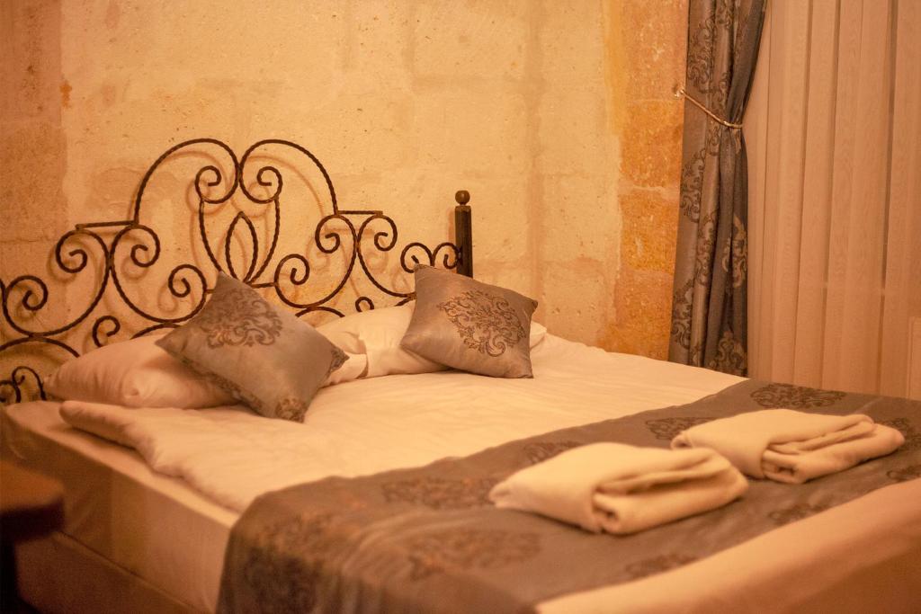 Center Cave House - 7