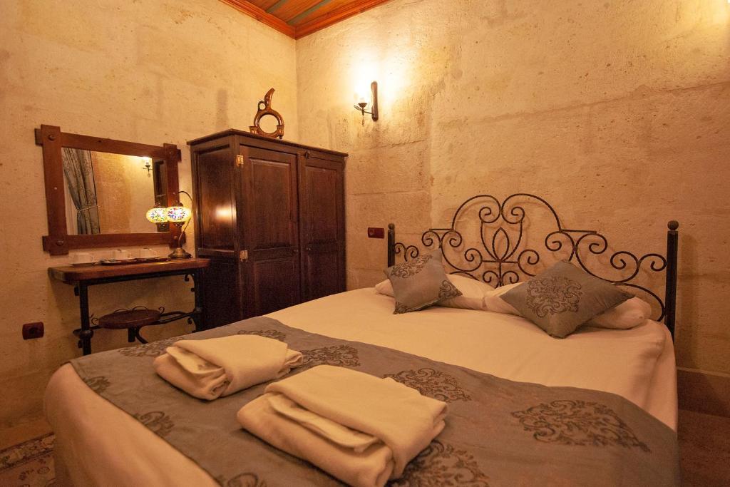 Center Cave House - 5