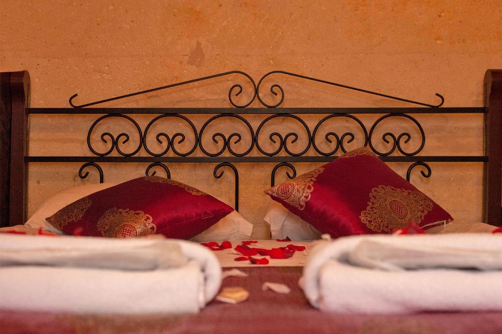 Center Cave House - 13