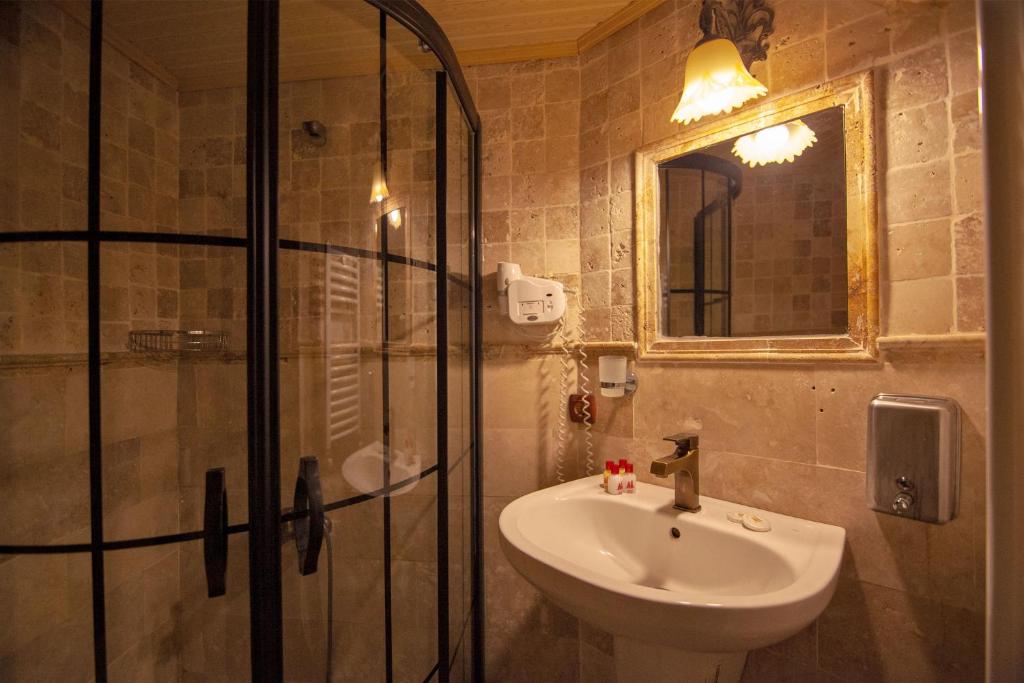 Center Cave House - 14