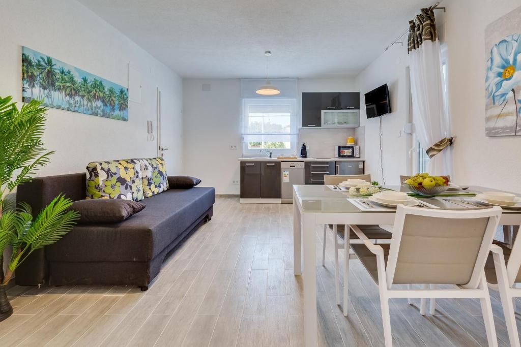 Kuchyňa alebo kuchynka v ubytovaní Apartmani Kaštelina