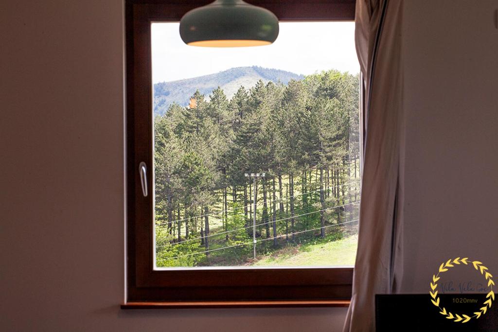 Nespecifikovaný výhled na hory nebo výhled na hory při pohledu z apartmánu