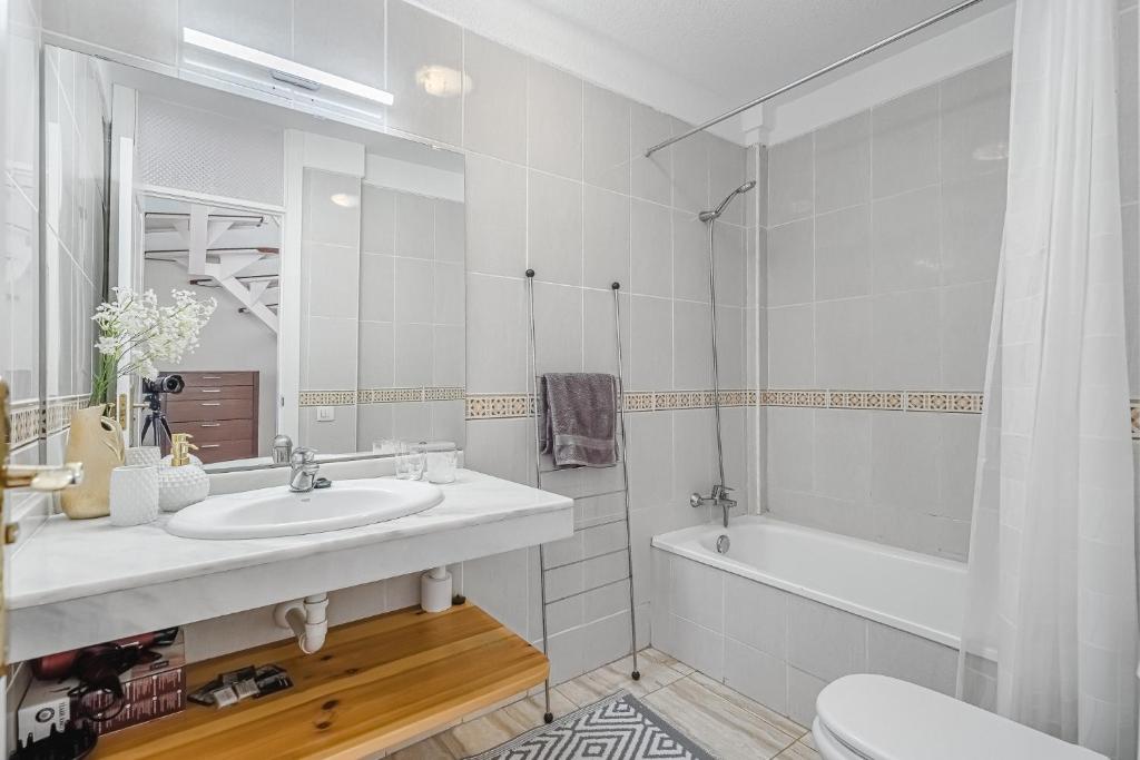 Kúpeľňa v ubytovaní Penthouse Apartment With Ocean View