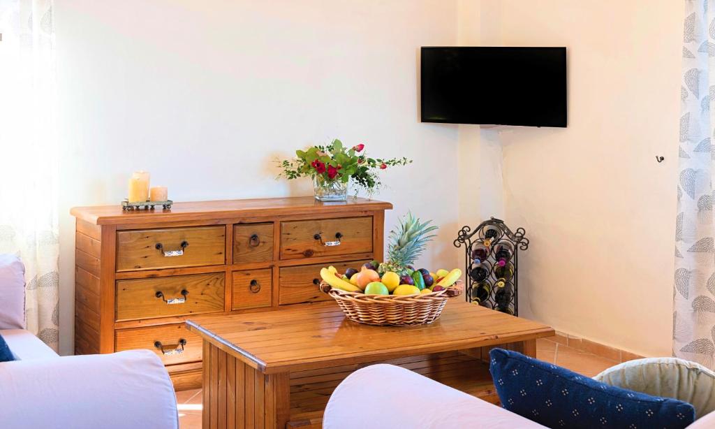 Telewizja i/lub zestaw kina domowego w obiekcie Grand View Villa Private Heated Pool
