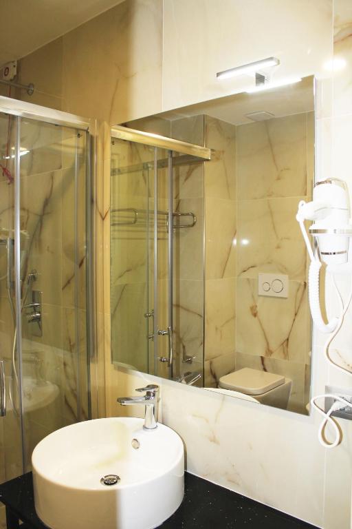 Koupelna v ubytování CSI Group - Hotel Metropoli
