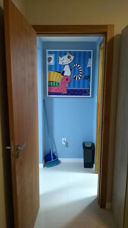  Ap 01 Dormitório - Balneário Camboriú - 04 pessoas - Ar-condicionado - Garagem privativa no prédio - A uma quadra da Roda Gigante BIG WHEEL Pé na areia - Wi-Fi free 100 Mega - Telecines - HBO - Top 10