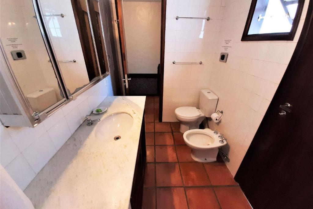  Casa em condomio fechado proxima a Orla Bardot