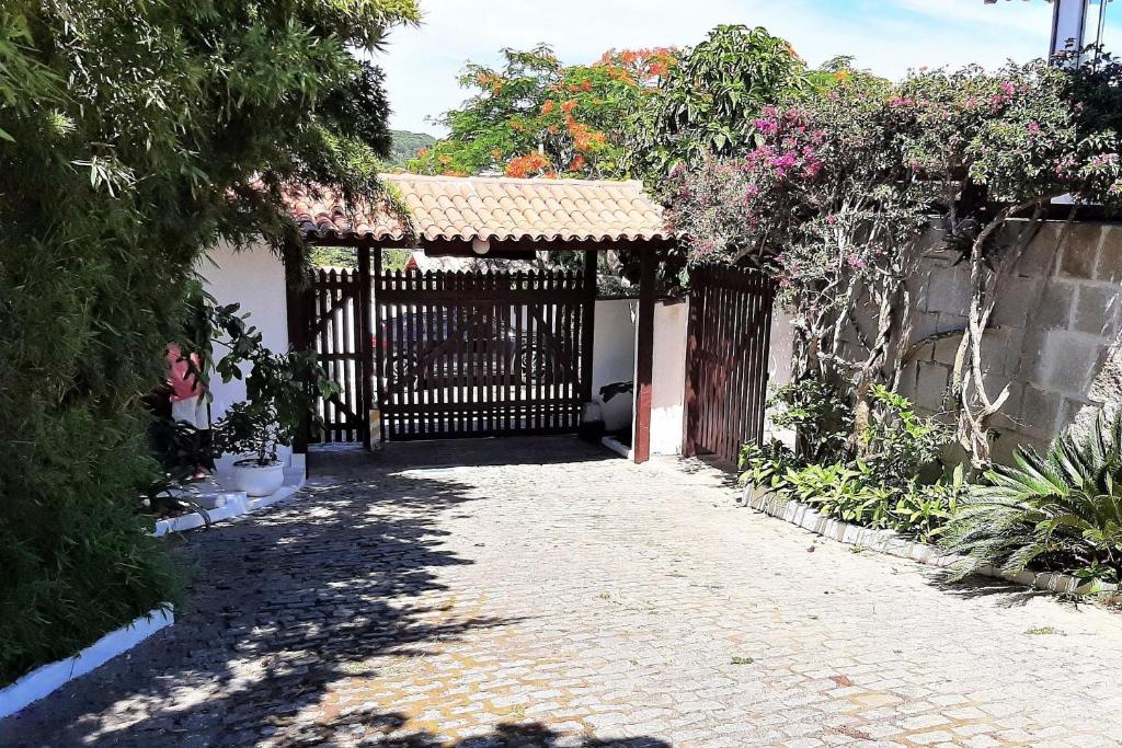  Casa em condomio fechado proxima a Orla Bardot
