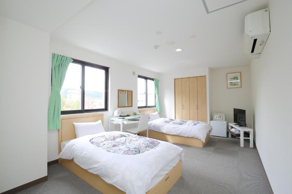 Toya-onsen Hotel Hanabi - Habitación Doble Con Vista A La Montaña - No Fumadores