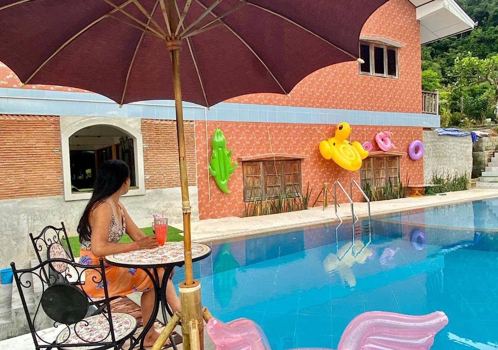 Bazén v ubytování Kohchang FuengFah nebo v jeho okolí