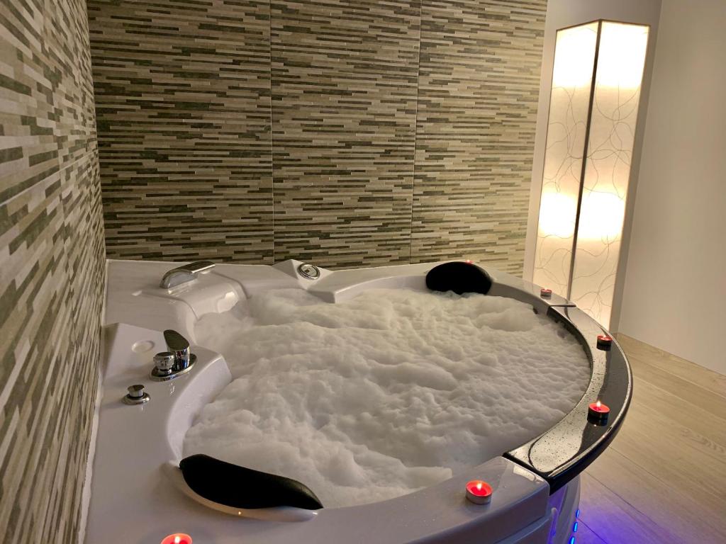 Dúplex Usuaia con Jacuzzi - Jacuzzi privado en la habitación en Lesaka