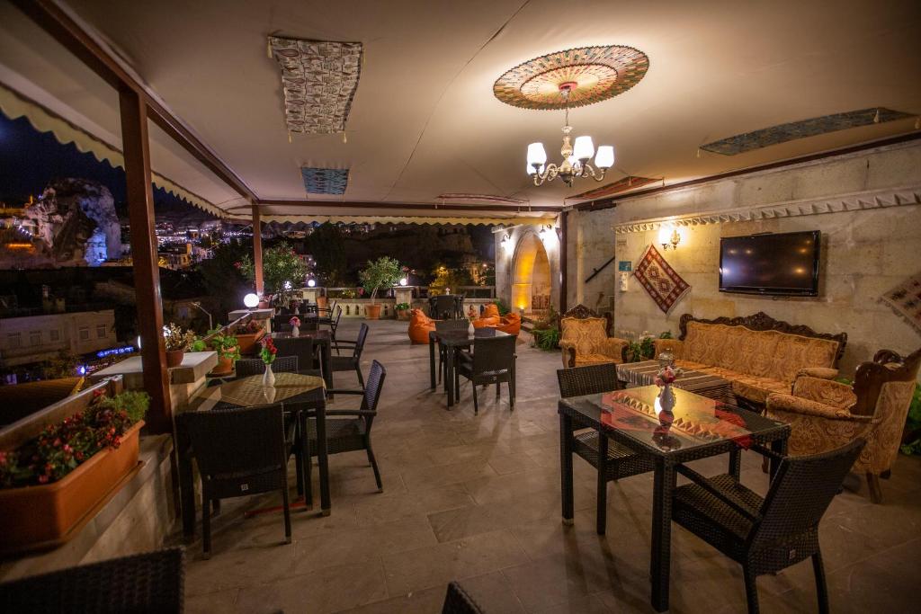 Restaurace v ubytování Stone House Cave Hotel