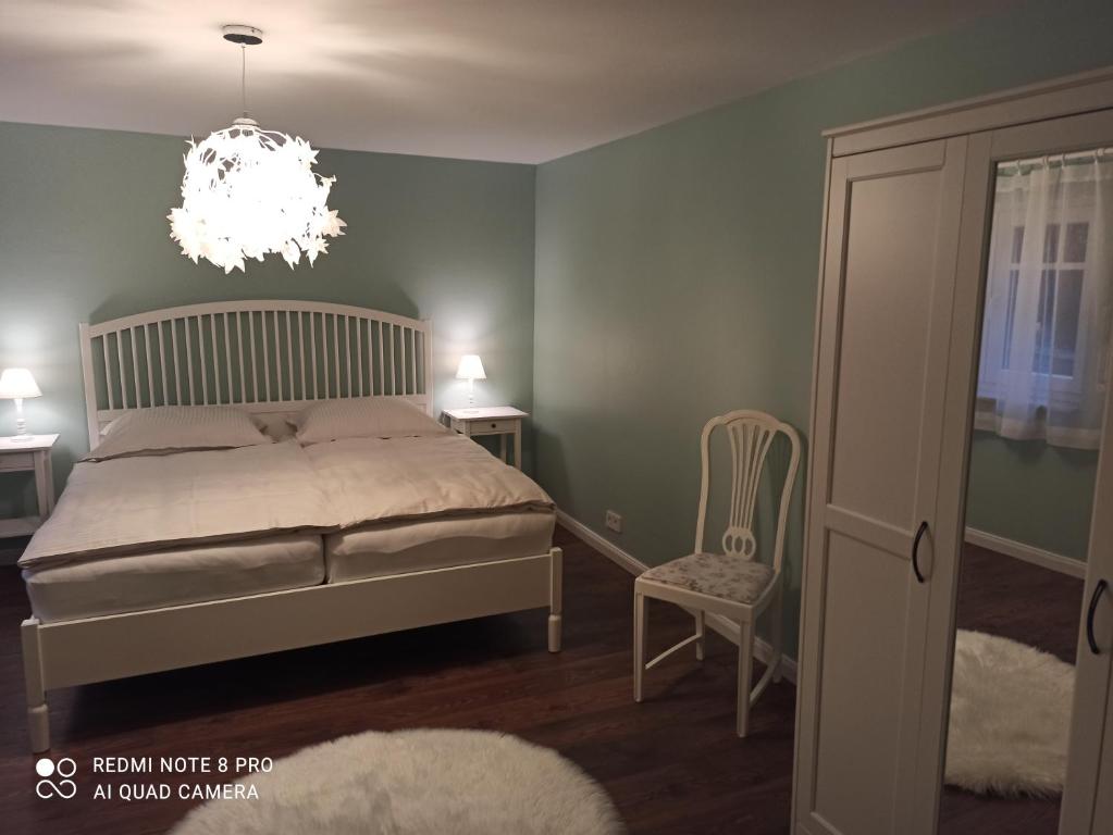 Schöne 77qm Wohnung in gehobener Lage direkt am Wald - One-Bedroom Apartment