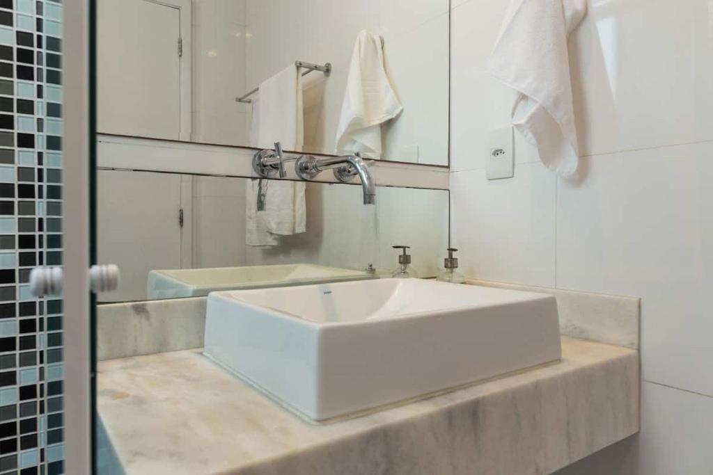  Fabulous apartment in hip Ipanema