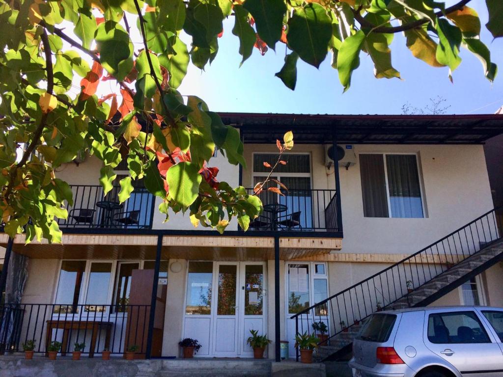 Edifici on està situat l'hostal o pensió