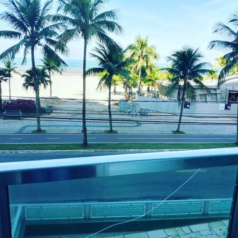  LINDO APTO PÉ NA AREIA