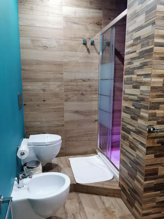 Koupelna v ubytování Home Syrakos B&B