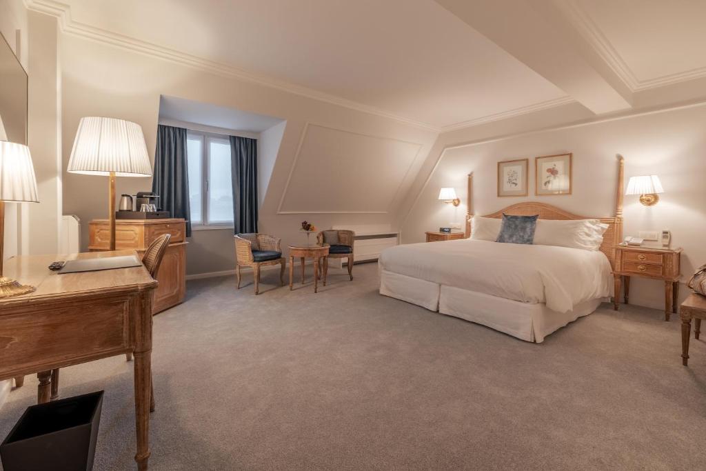Postel nebo postele na pokoji v ubytování Hotel Manos Stephanie