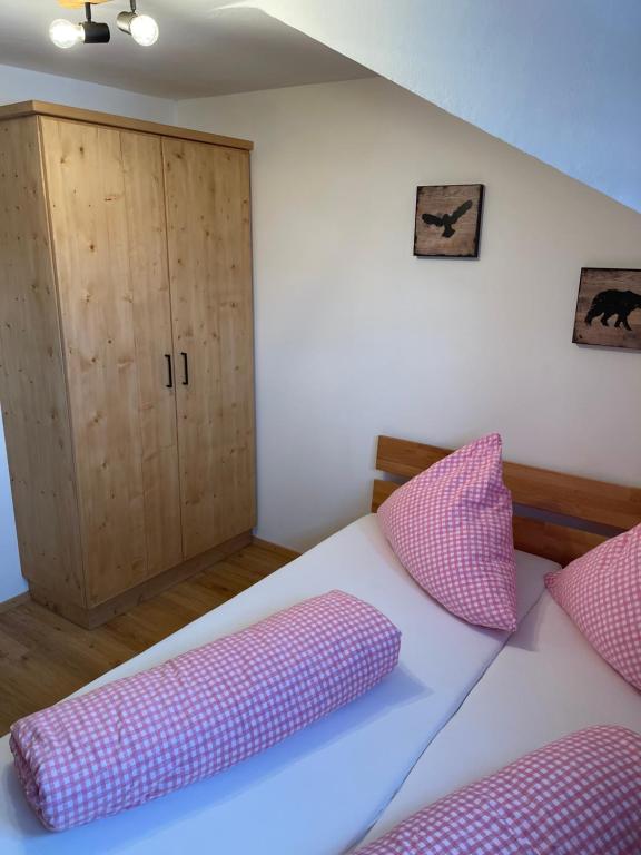 Postel nebo postele na pokoji v ubytování Der Waidachhof Zillertal