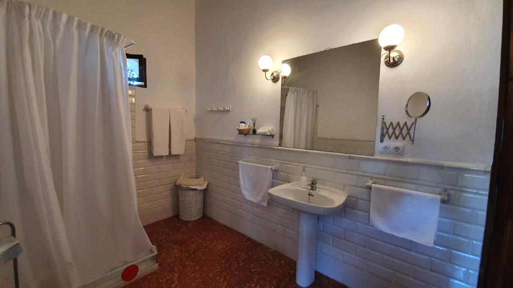 Koupelna v ubytov&aacute;n&iacute; Casa Castellitx Mallorca