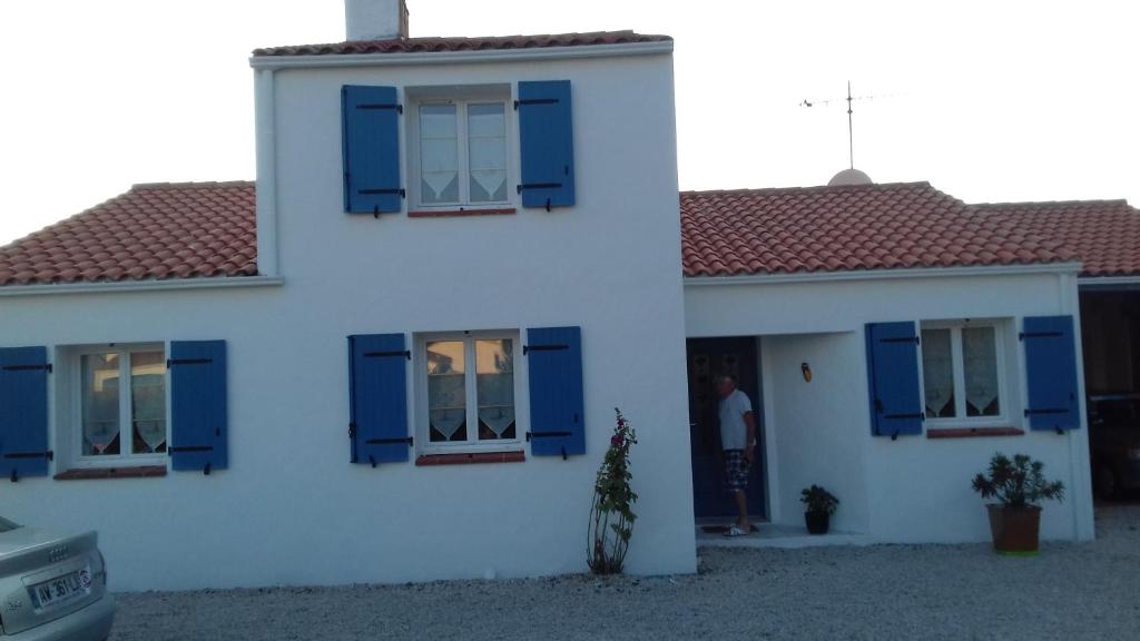 studio lumineux dans la coulée verte à Saint gilles croix de vie