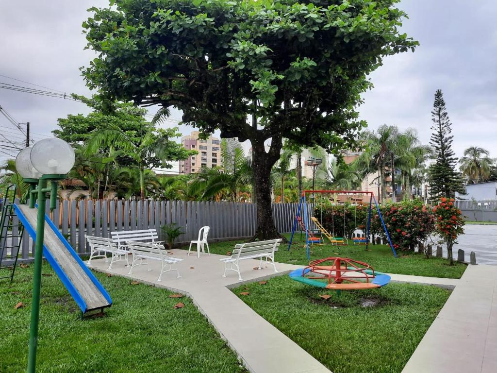  Apartamento Caiobá 200m da praia