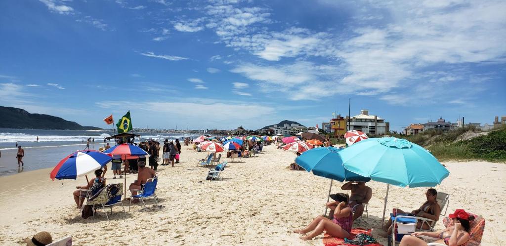  Apartamento novo frente para a piscina região nobre da praia dos Ingleses