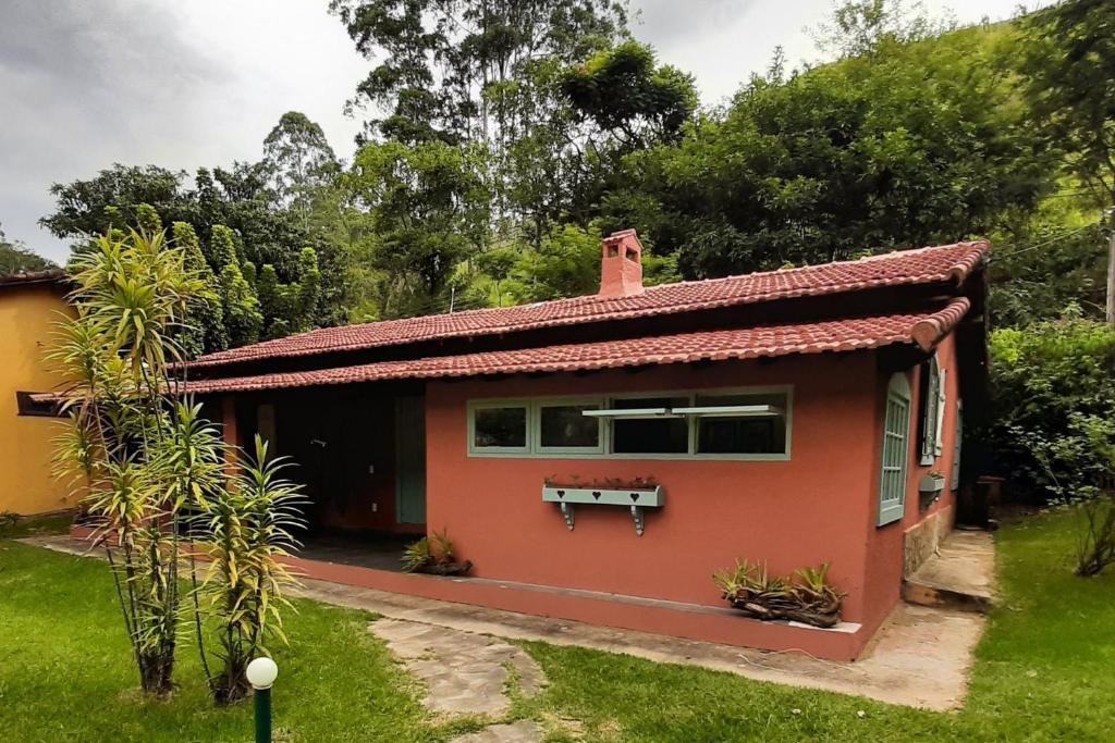  Linda casa em Miguel Pereira para até 06 pessoas