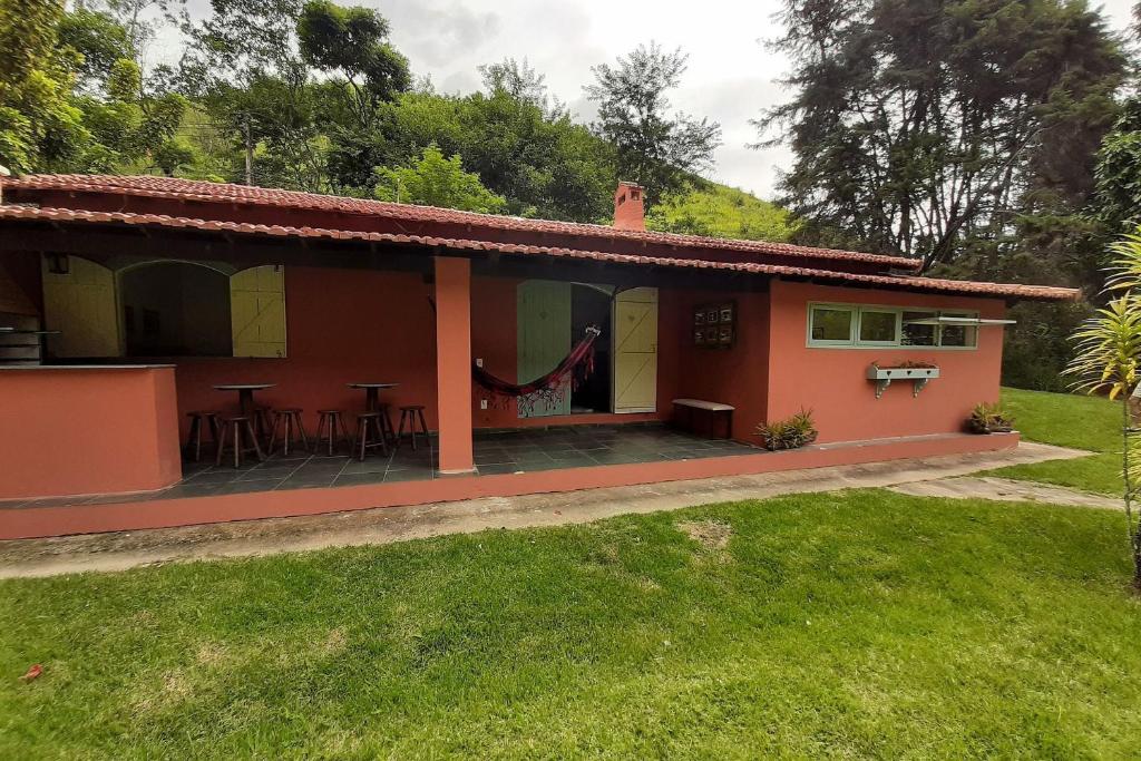  Linda casa em Miguel Pereira para até 06 pessoas