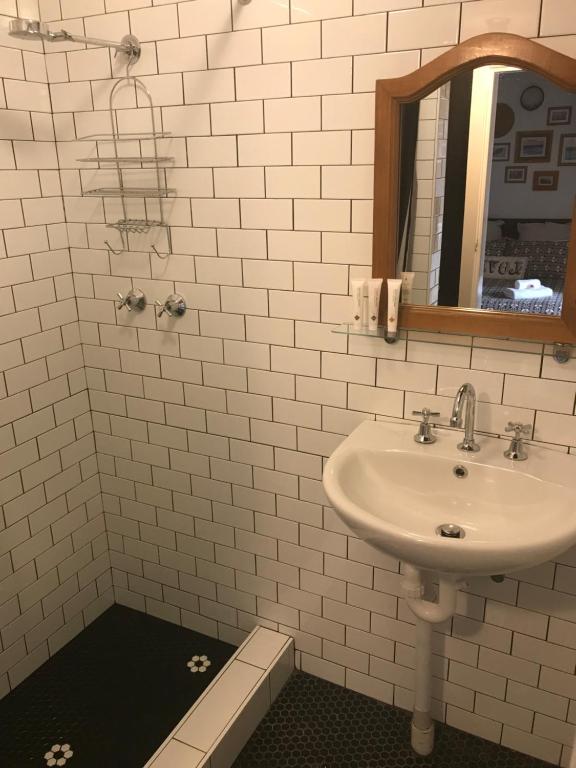 Manly Waves Studios & Apartments - Resim 25