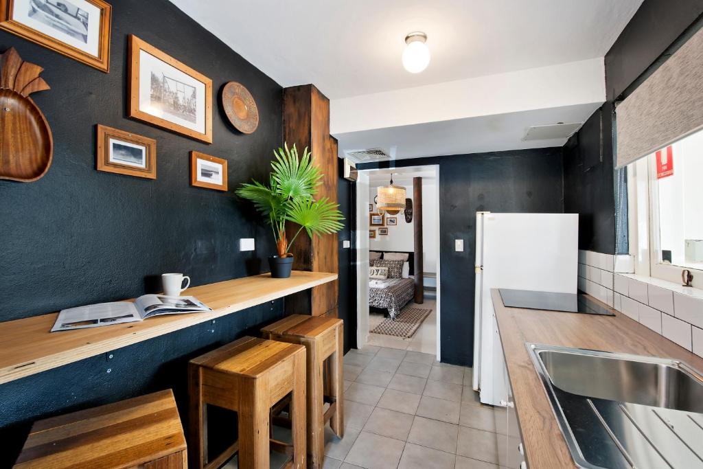 Manly Waves Studios & Apartments - Resim 23