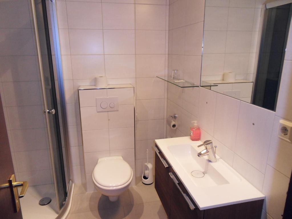 Hotel Stadt Homburg - An den Universitätskliniken - Triple Room With Balcony