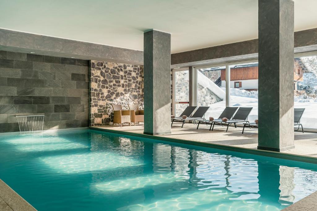 Bazén v ubytovaní Hotel Marcora & Spa alebo v jeho blízkosti