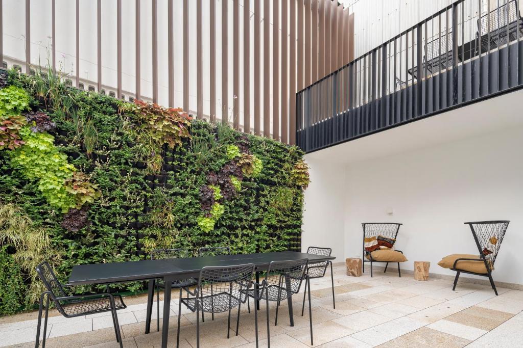 NORO Plaza - Suite With Terrace