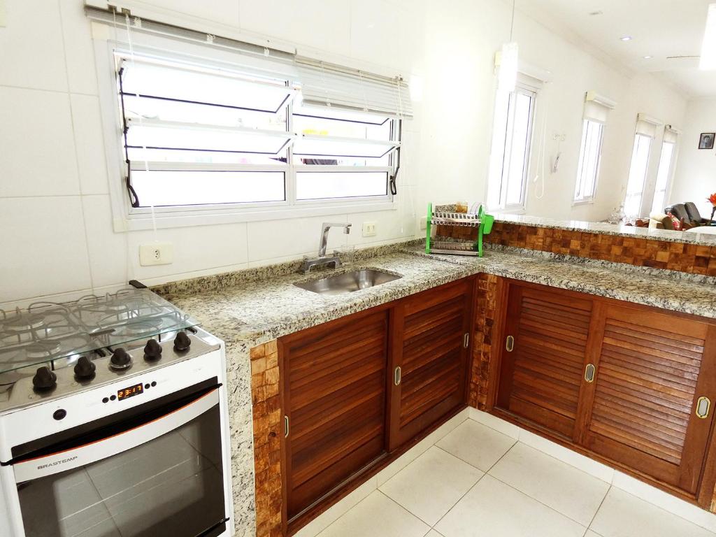  Sobrado c lazer e wifi a 5 min da praia em Ubatuba