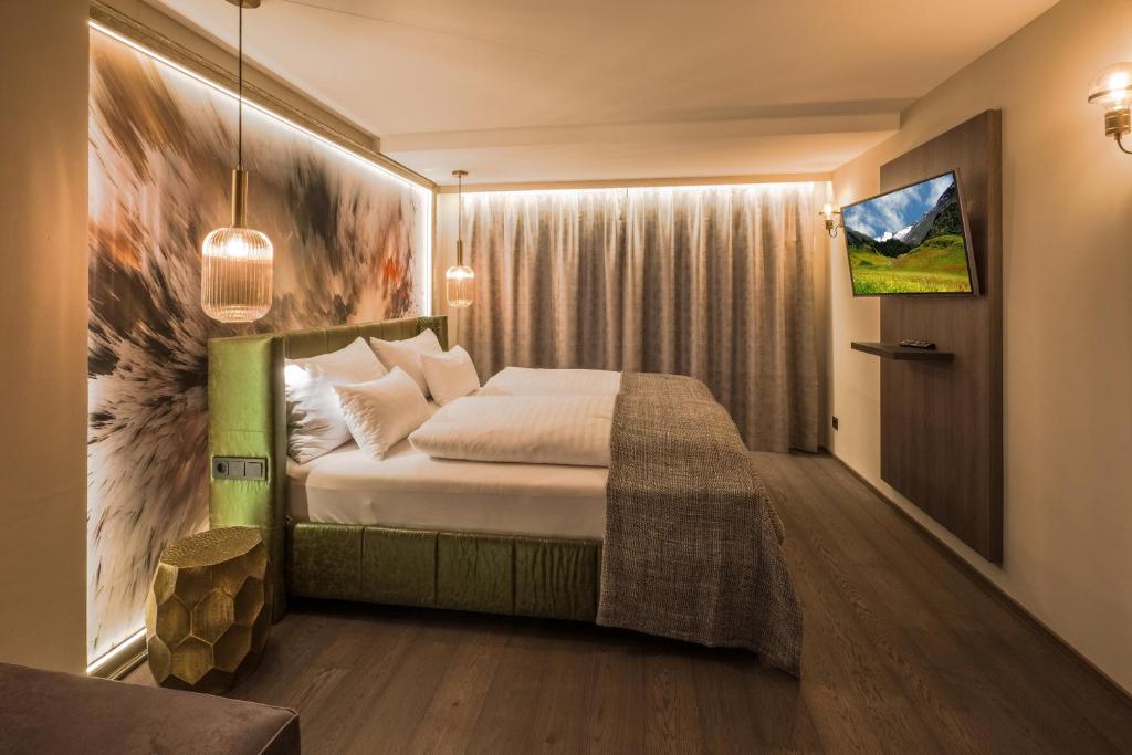 VIER Studios & Restaurant - 16