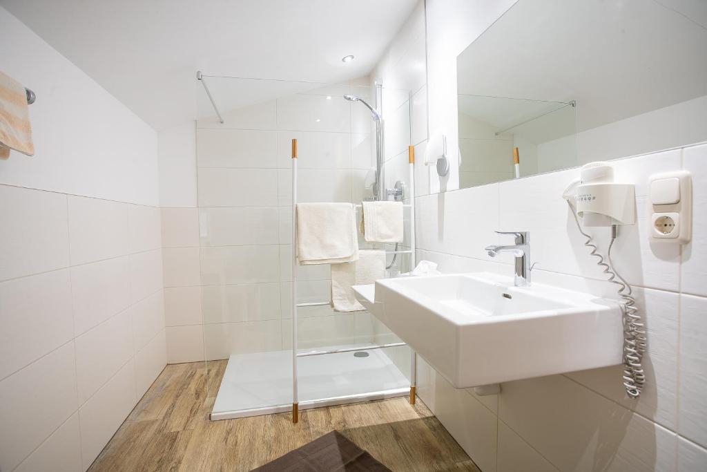 Koupelna v ubytování Appartement Frühstückspension Landhaus Karwendel
