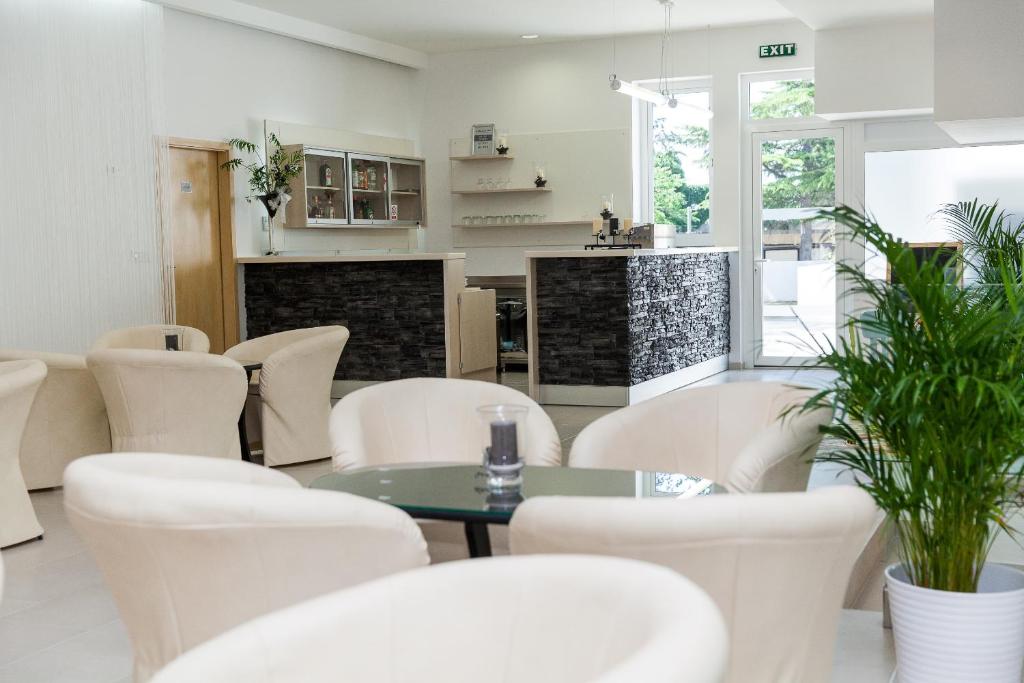 A kitchen or kitchenette at Paviljoni Slaven