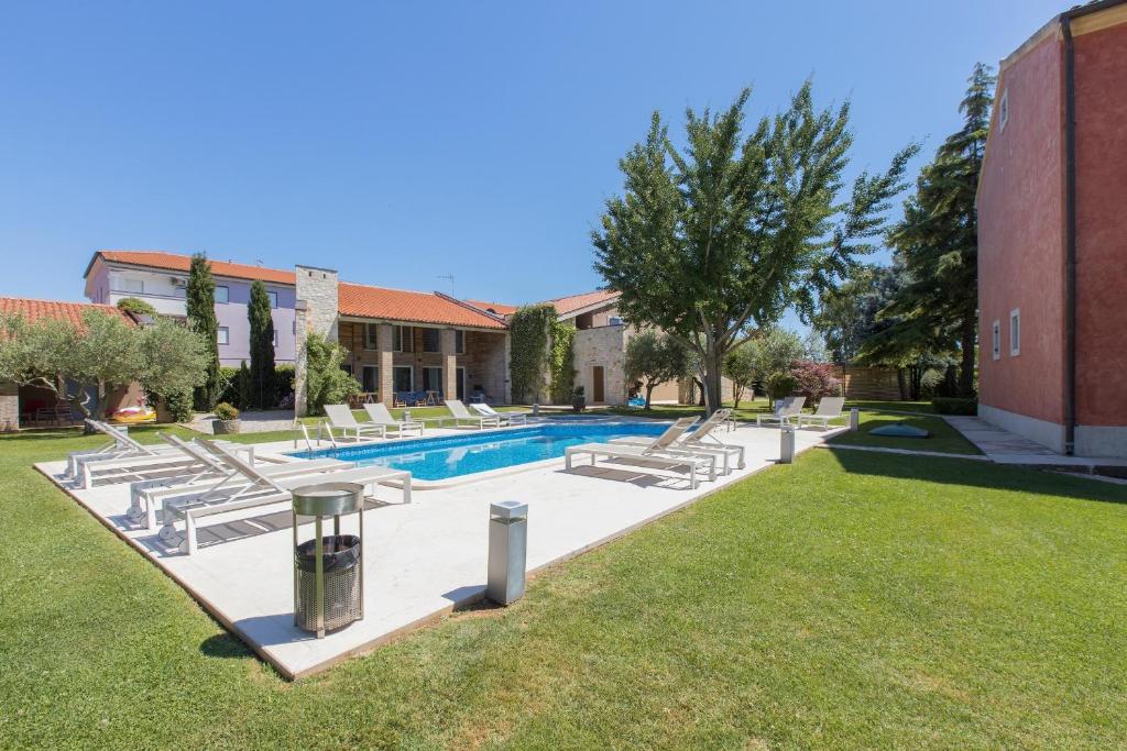 The swimming pool at or close to Rooms Alla Beccaccia