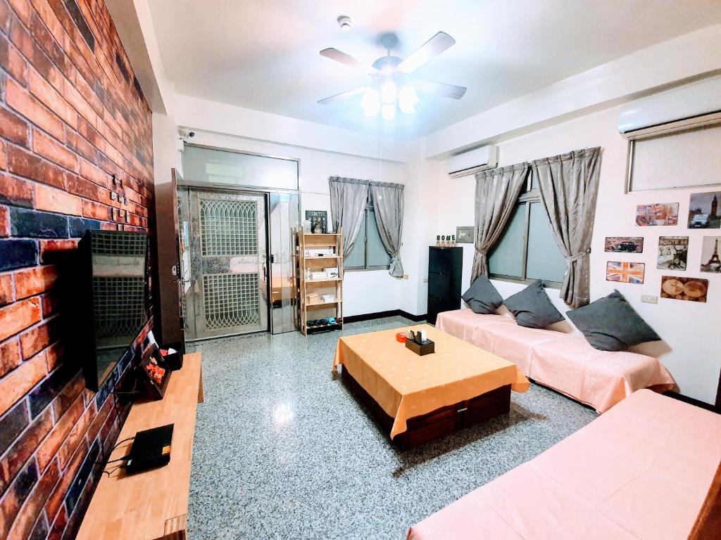 安平一擎海 - 阳台的家庭套房