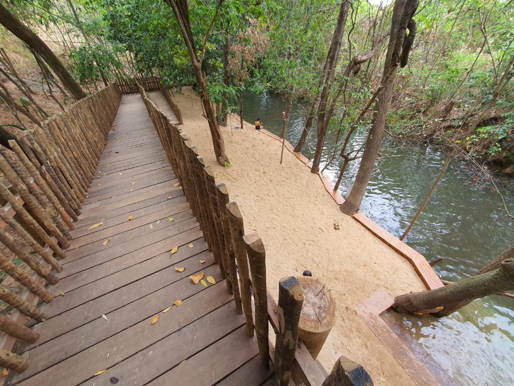  Park Veredas Resort com acesso ao rio no fundo