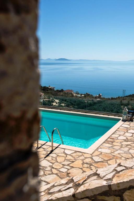 Bazén v ubytování Apollo Romantic Sea View Villa nebo v jeho okolí