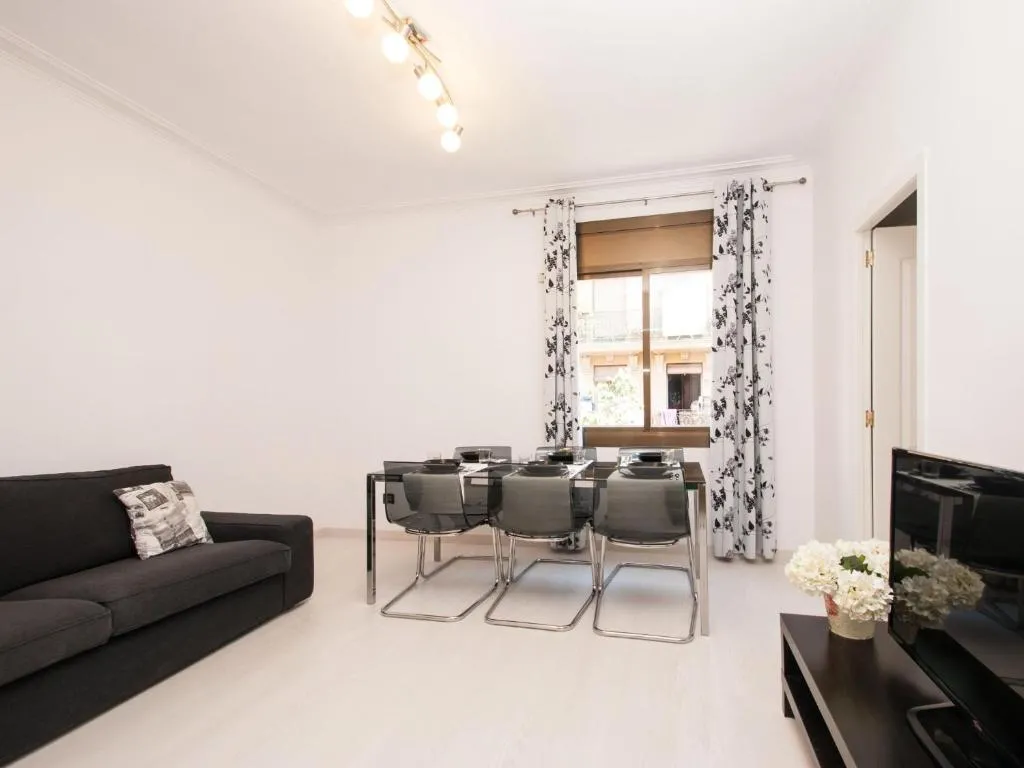Apartment paralelo port barcelona, Barcelona, Spania