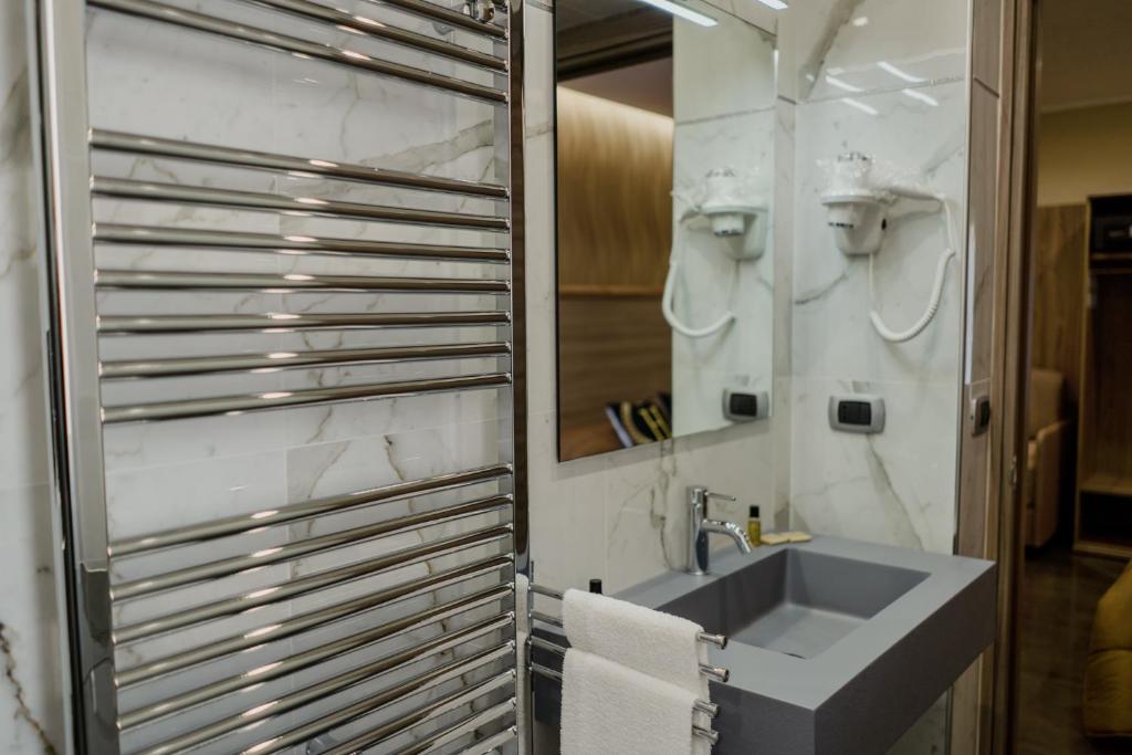 A bathroom at Miryam House Affittacamere Suite e Relax
