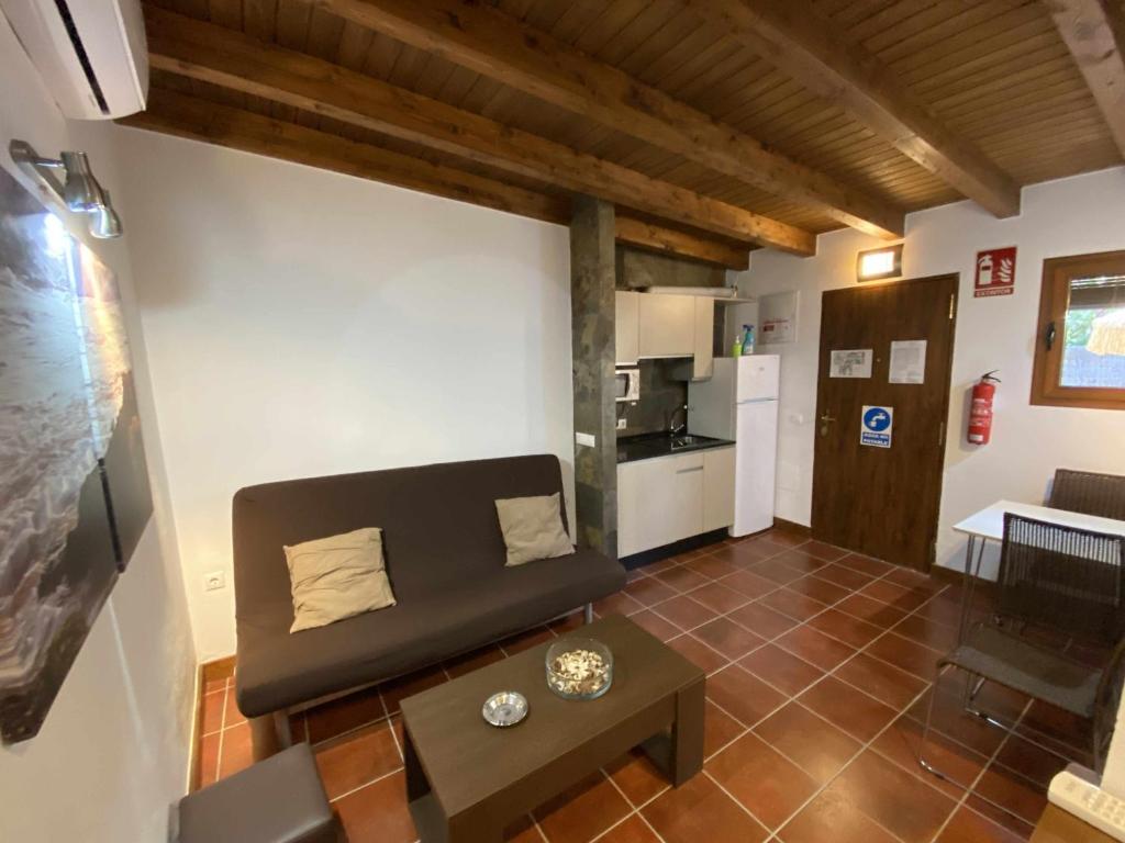 Kuchyňa alebo kuchynka v ubytovaní Estudio con jardincito privado barbacoa y piscina