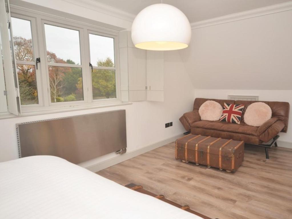 Luxury Cottage With Garden Hot Tub Tennis Court