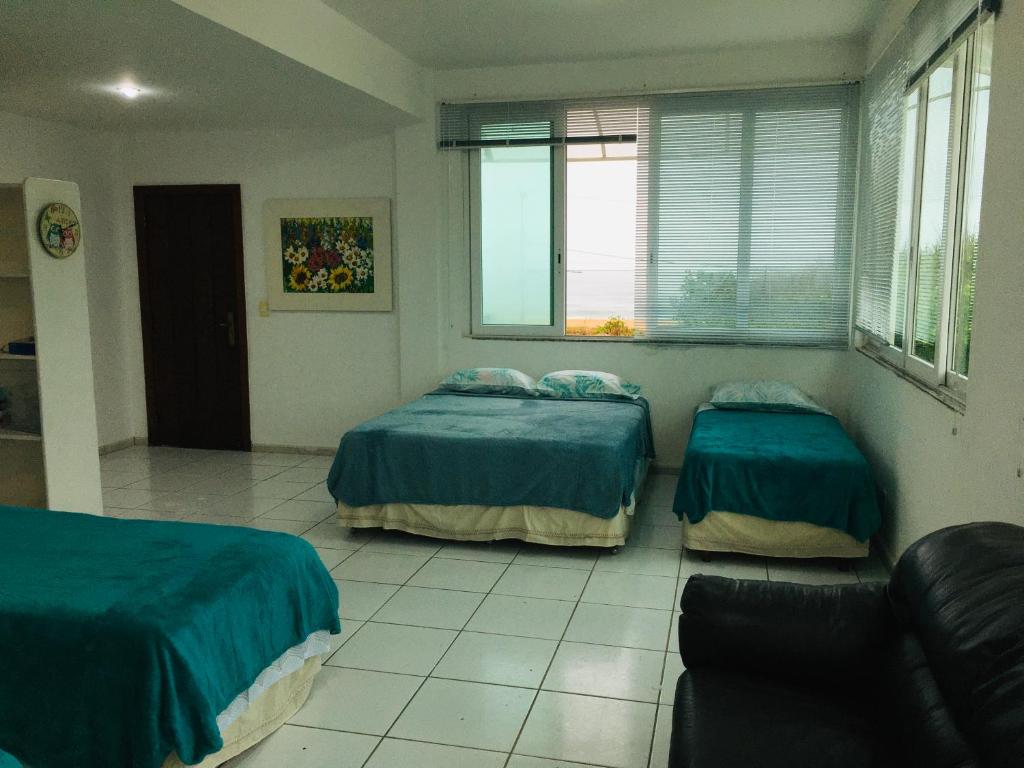  Linda casa de frente para o mar. Ótima localização